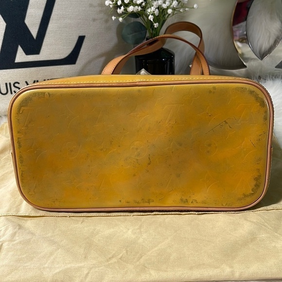 Louis Vuitton Yellow Tote Bag Vernis Empreinte Monogram 🎉for @lndutton only🎉 - Picture 6 of 14